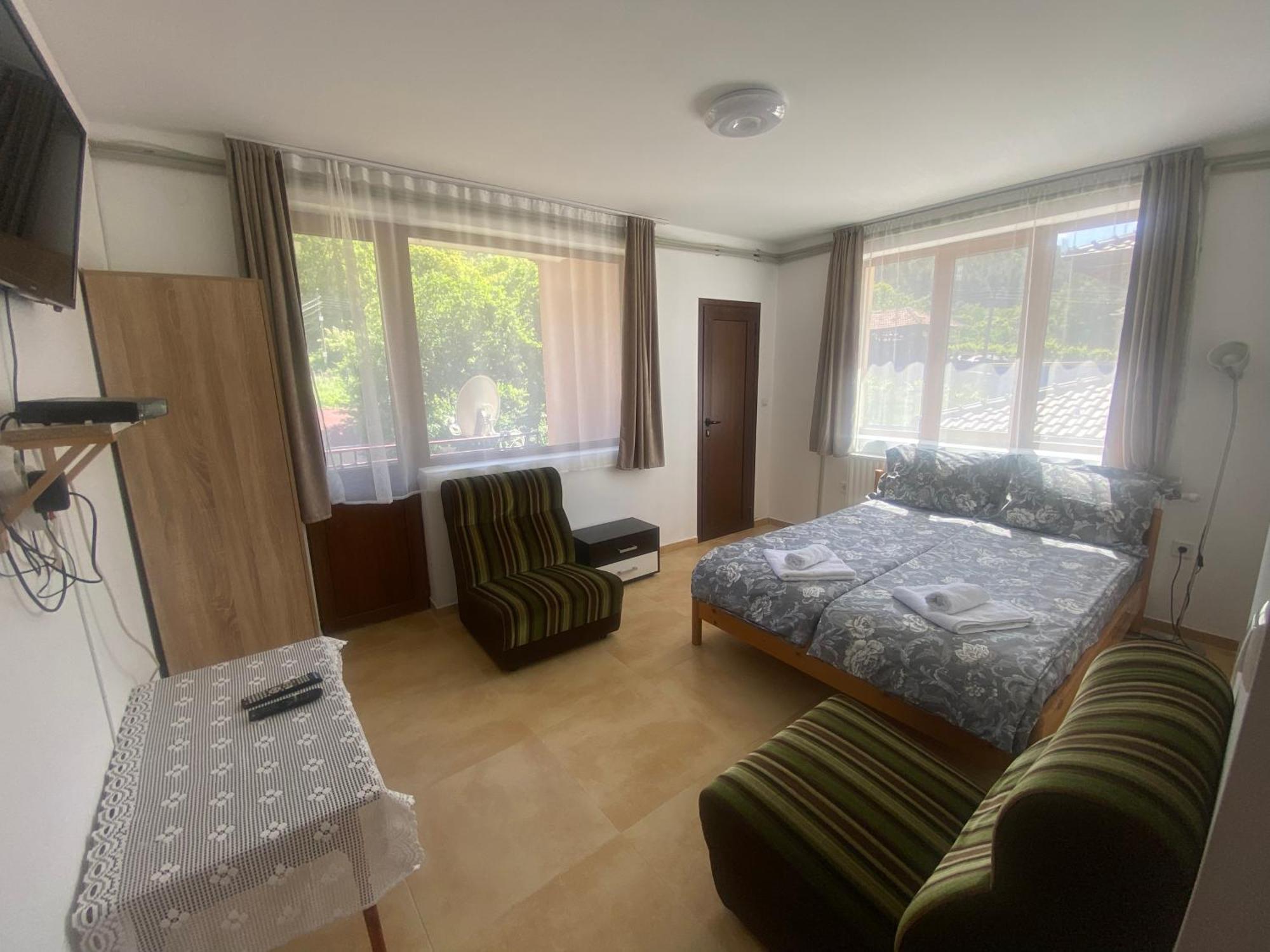 Hotel Анелия à Sapareva Banya Extérieur photo