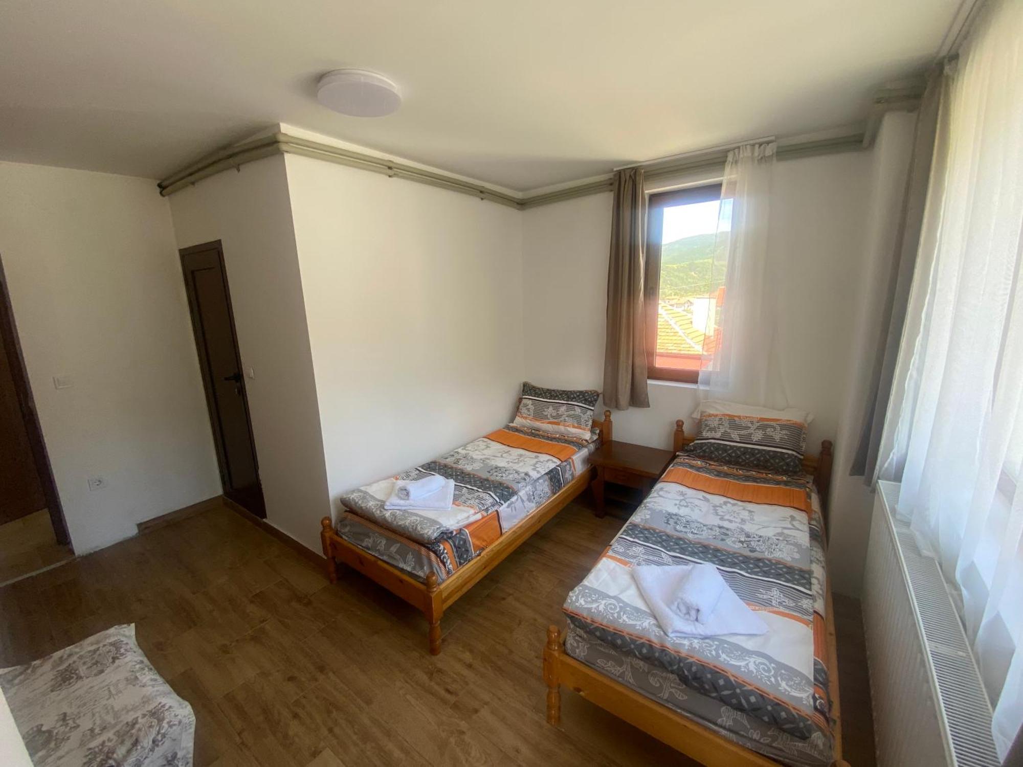 Hotel Анелия à Sapareva Banya Extérieur photo