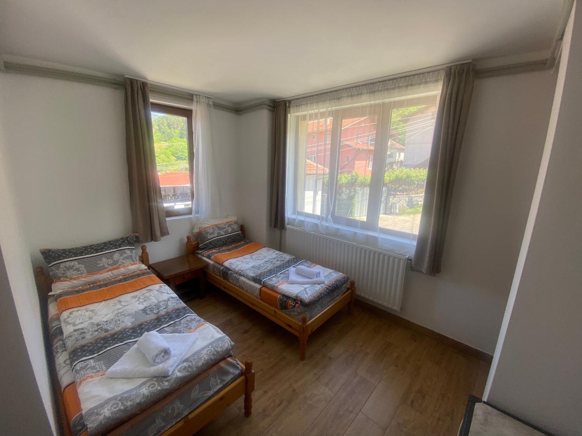 Hotel Анелия à Sapareva Banya Extérieur photo